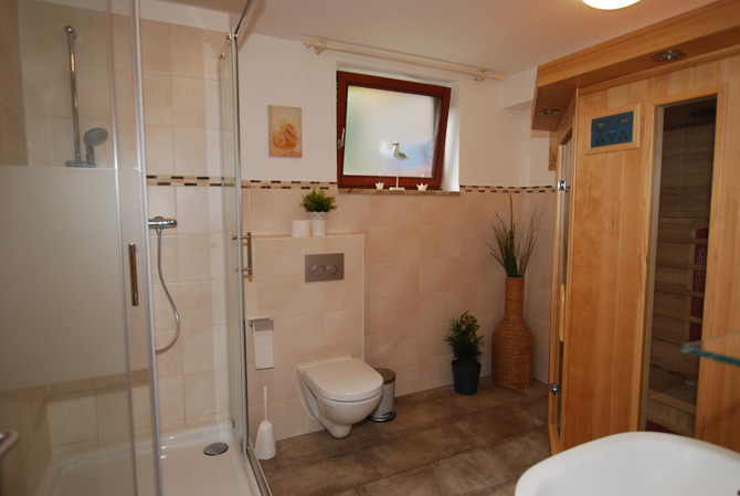 Ferienwohnung in Kellenhusen - Haus Hegen - Whg A - Badezimmer mit Sauna Souterrain