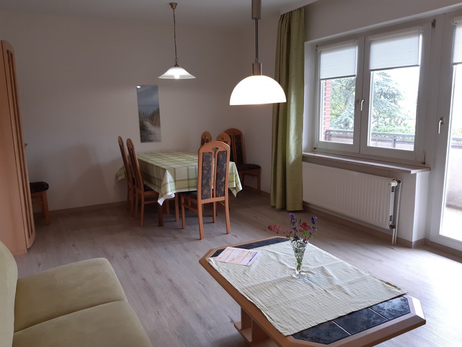 Ferienwohnung in Kellenhusen - Haus Schwoon - Wohnzimmer mit Essbereich