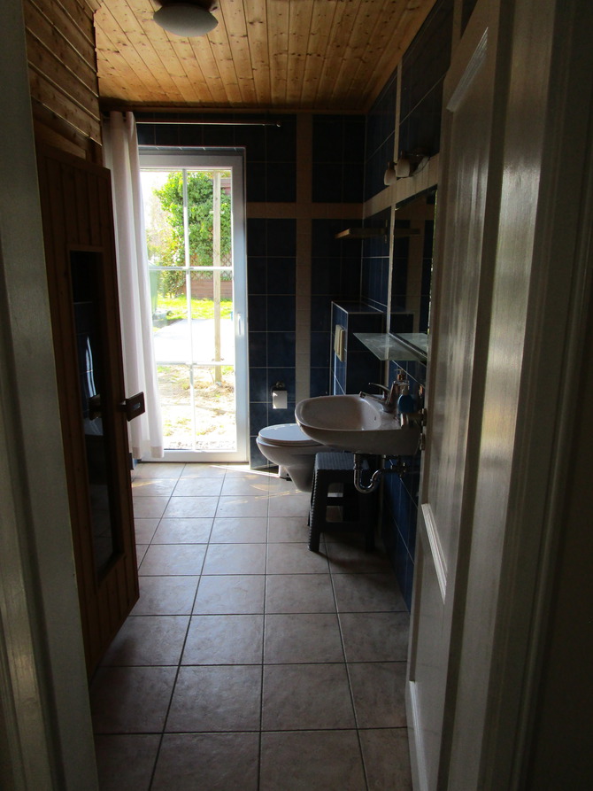 Ferienwohnung in Börgerende - Haus Ostseeblick Ginster - Duschbad mit eigener Sauna