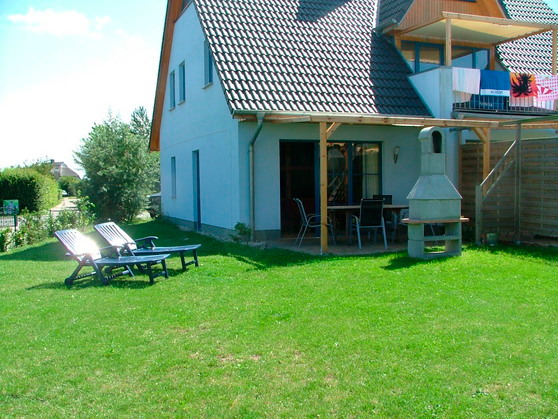 Ferienhaus in Börgerende - Haus Ostseeblick Sanddorn - Terrasse mit Grill