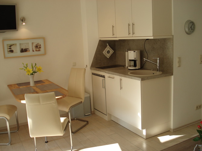 Ferienwohnung in Scharbeutz - "Haus Waldburg App. 10" an der Wolfsschlucht (Scharbeutz) - Küchenzeile