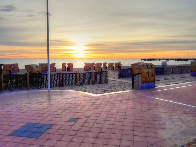 Ferienwohnung in Dahme - Berolina - Strand bei untergehender Sonne