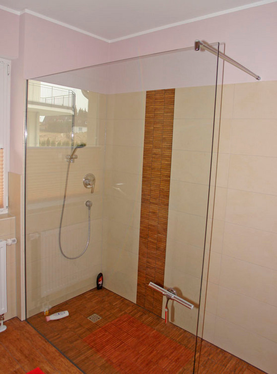 Ferienwohnung in Scharbeutz - Thoelen - Badezimmer mit großem ebenerdigem Duschbereich