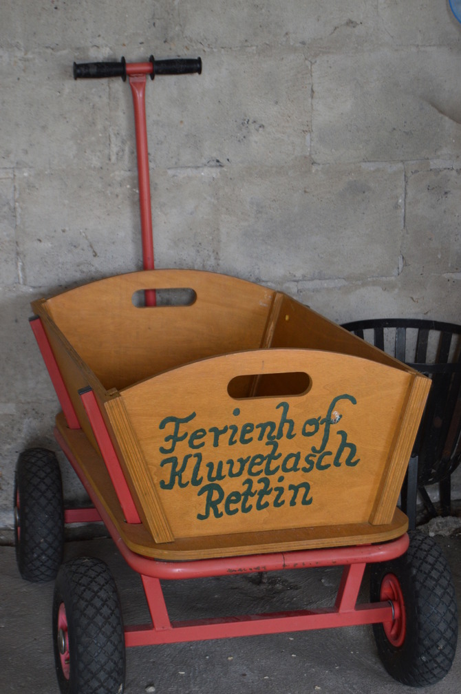 Ferienwohnung in Rettin - Bauernferienhof Kluvetasch Strandmuschel - Bollerwagen für den nahen Strandbesuch