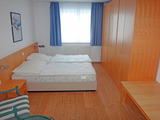 Ferienwohnung in Zempin - Strandwohnung - geräumiges Schlafzimmer mit neuem Fußboden