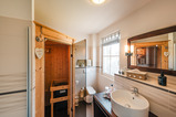 Ferienhaus in Mursewiek - Seeadler - Badezimmer mit Sauna und Dusche unten