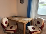 Ferienwohnung in Niendorf/Ostsee - Haus Edda FeWo Schwalbennest - Zusatz-App Beiboot Wohnzimmer