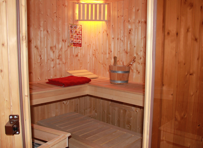 Ferienhaus in Kölpinsee - Strandnahes Ferienhaus - Sauna für 4 Personen