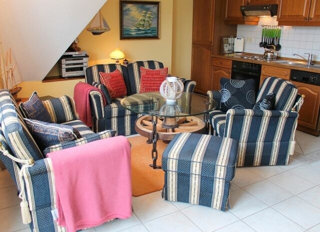 Ferienwohnung in Grömitz - Friesenhaus Grömitz - mit schönem Balkon, kostenlosem WLAN und Saisonstrandkorb - Bild 2