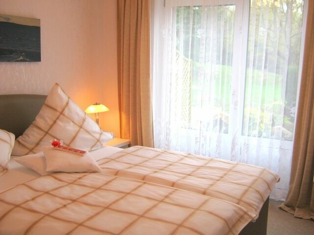 Ferienwohnung in Cismar - Haus am Kojenteich - Whg. 1 - Klosterdorf Cismar - gepflegte Wohnung auf idyllischem Seegrundstück - Bild 9