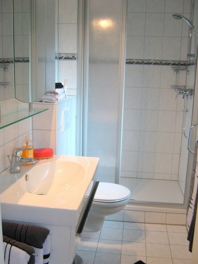 Ferienwohnung in Cismar - Haus am Kojenteich - Whg. 1 - Klosterdorf Cismar - gepflegte Wohnung auf idyllischem Seegrundstück - Bild 10