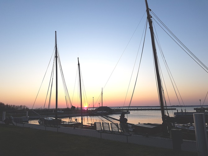 Ferienwohnung in Bodstedt - Haus Ostseeräuber Fewo I - Sonnenuntergang am Bodstedter Hafen
