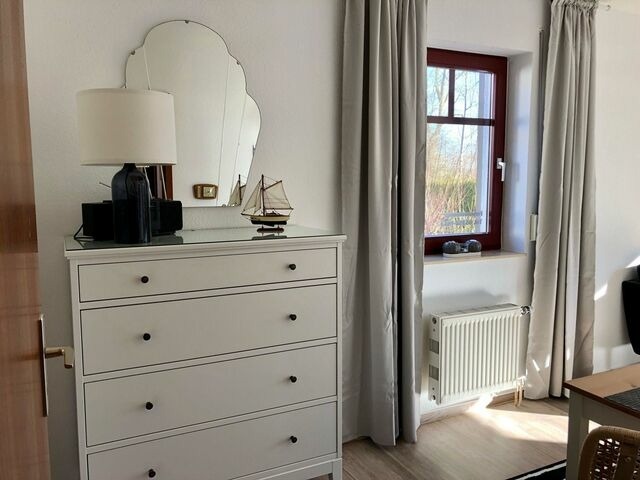 Ferienwohnung in Gustow - Ferienwohnung "Klaus St&ouml;rtebeker" mit Sonnenterrasse & Garten zwischen Strand, Wald und Wiese! - Bild 3