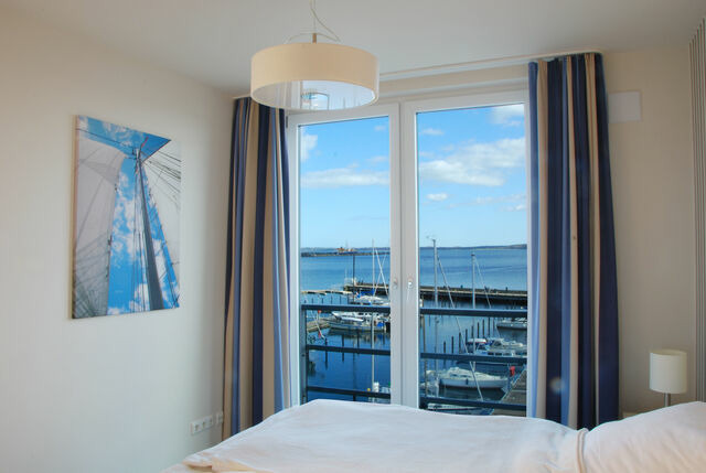 Ferienwohnung in Eckernförde - Apartment 24, Pier 24, Blickrichtung offene See/Binnenhafen Nord - Bild 8