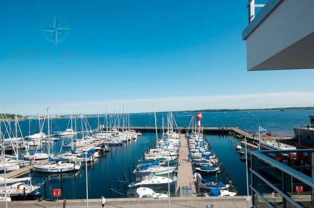 Ferienwohnung in Eckernförde - Apartment 24, Pier 24, Blickrichtung offene See/Binnenhafen Nord - Bild 12