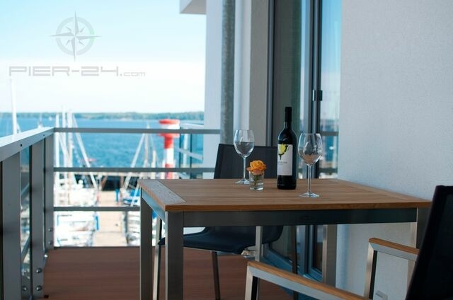 Ferienwohnung in Eckernförde - Apartment 24, Pier 24, Blickrichtung offene See/Binnenhafen Nord - Bild 14