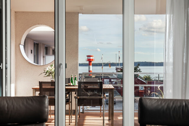 Ferienwohnung in Eckernförde - Apartment 5 - "am Yachthafen 5", Apartmenthaus Hafenspitze, - Blickrichtung offenes Meer/Strandpromenade - Bild 9