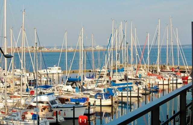 Ferienwohnung in Eckernförde - Apartment 12 - "Silbermöwe I" - Blickrichtung Yacht- und Binnenhafen/offenes Meer - Bild 15