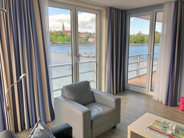 Ferienwohnung in Eckernf&ouml;rde - Apartment 8 "MEERZEIT" Blickrichtung Innenstadt / Binnenhafen West - Bild 8