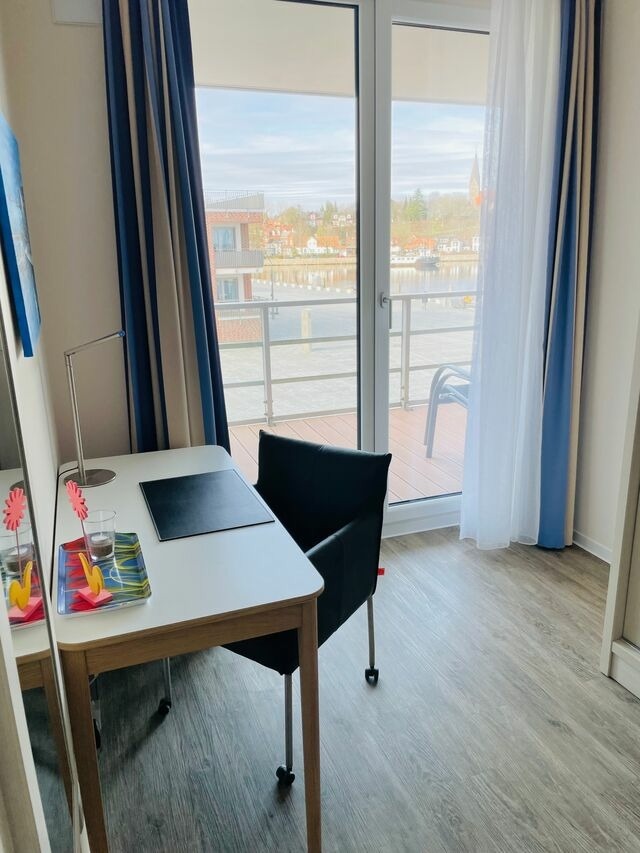 Ferienwohnung in Eckernf&ouml;rde - Apartment 8 "MEERZEIT" Blickrichtung Innenstadt / Binnenhafen West - Bild 15