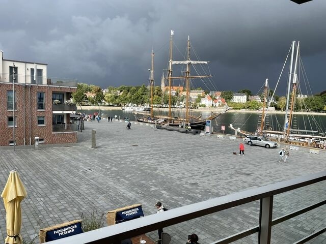 Ferienwohnung in Eckernf&ouml;rde - Apartment 8 "MEERZEIT" Blickrichtung Innenstadt / Binnenhafen West - Bild 21