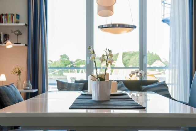 Ferienwohnung in Eckernförde - Apartment 9 "Am alten Leuchtturm", Blickrichtung Innenstadt, Binnenhafen West, seitlicher Meerblick, Hafenspitze - Bild 19