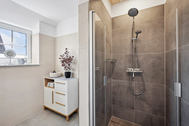 Ferienhaus in Dranske - Rügenzauber Reetdachhaus mit Sauna u. Kamin | Strandnähe | Garten - Bild 8