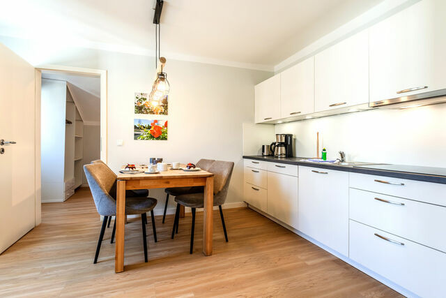 Ferienwohnung in Binz - Villa Iduna / Ferienwohnung No. 8 - 2. OG ohne Balkon - Bild 4