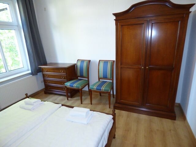 Ferienwohnung in Sellin - Gro&szlig;e Ferienwohnung Wa2 -100qm - im Erdgeschoss der Villa Walhall in einem park&auml;hnlichen Garten - Bild 12