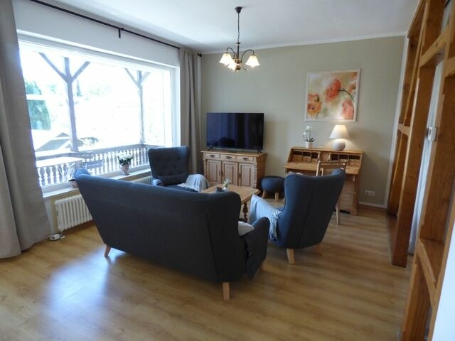 Ferienwohnung in Sellin - Gro&szlig;e Ferienwohnung Wa2 -100qm - im Erdgeschoss der Villa Walhall in einem park&auml;hnlichen Garten - Bild 2