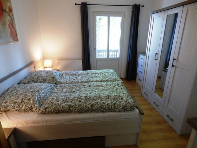 Ferienwohnung in Sellin - Gro&szlig;e Ferienwohnung Wa2 -100qm - im Erdgeschoss der Villa Walhall in einem park&auml;hnlichen Garten - Bild 17