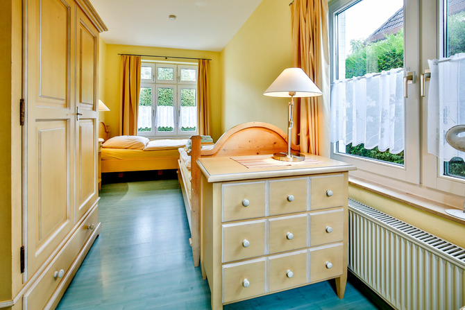 Ferienwohnung in Zingst - Whg E, Ihr UrlaubsZuhause - Schlafzimmer mit zwei Einzelbetten