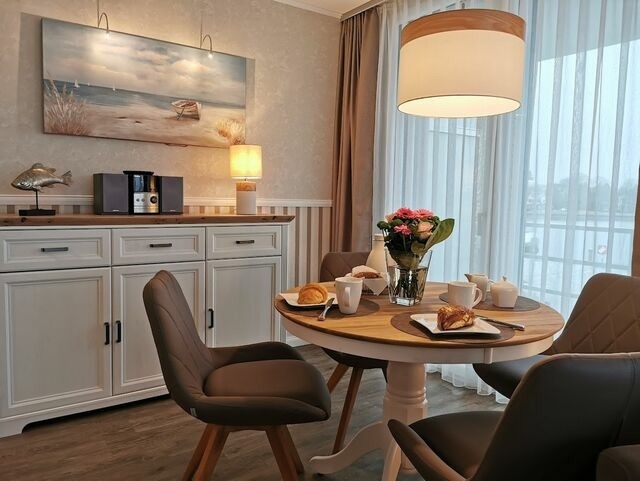 Ferienwohnung in Eckernf&ouml;rde - Apartment 2 - "Am Leuchtfeuer 2" - Blickrichtung Yacht-, Binnenhafen und offene See - Bild 9
