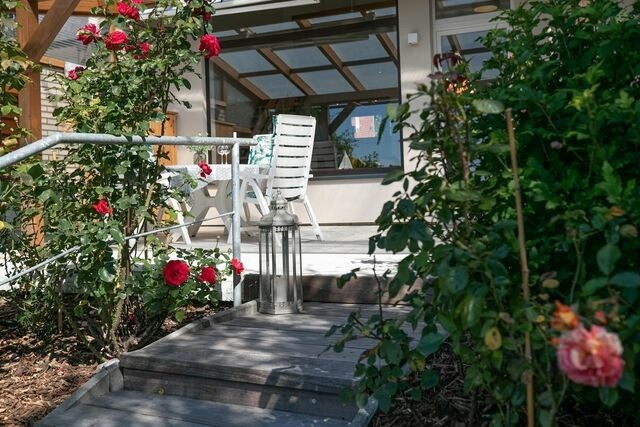 Ferienhaus in Lenste - Rosengarten am Feldrand - Bild 11