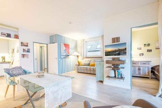 Ferienwohnung in Timmendorfer Strand - Ferienwohnung, Timmendorfer Strand, 2 Zimmer, 3 Personen, TV, Balkon, Meerblick, Nichtraucher, Pkw-Stellplatz - Bild 5