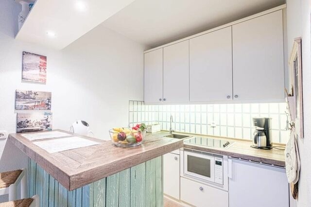 Ferienwohnung in Timmendorfer Strand - Ferienwohnung, Timmendorfer Strand, 2 Zimmer, 3 Personen, TV, Balkon, Meerblick, Nichtraucher, Pkw-Stellplatz - Bild 9