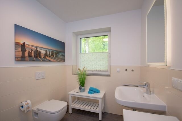 Ferienwohnung in Sellin - Haus Waldidyll, K&uuml;stenflair - Bade- & Erlebniswelt t&auml;glich inklusive - Bild 8